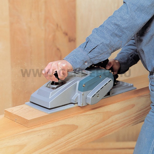Makita 1806B ácsgyalu