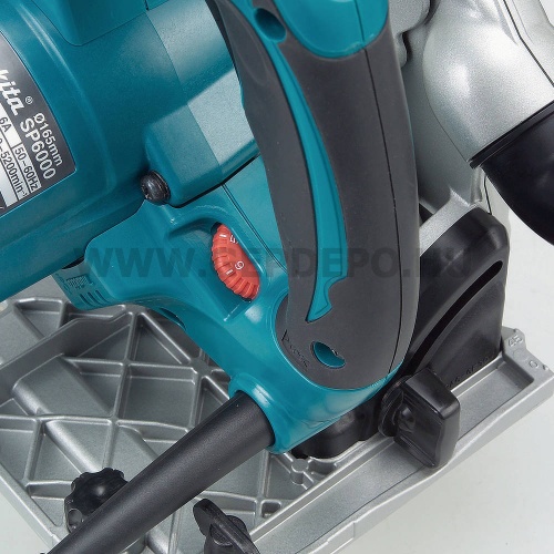 Makita SP6000 merülő körfűrész