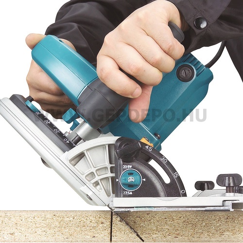 Makita SP6000 merülő körfűrész