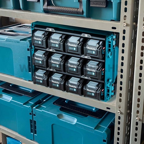 Makita BCC02 40Vmax XGT akkumulátortöltő koffer 3x4 port