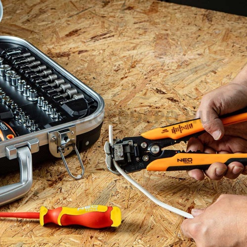 NEO TOOLS szigetelt szerszámkészlet 108db, kofferben