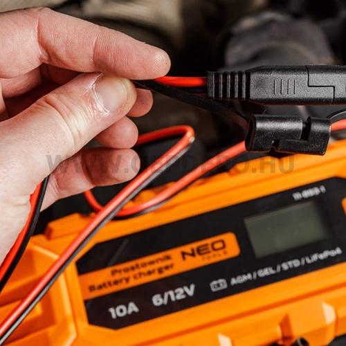 NEO TOOLS Automatikus akkumulátortöltő 10A / 160W, 3-200AH, SAVAS/AGM/GEL akkumulátorokhoz