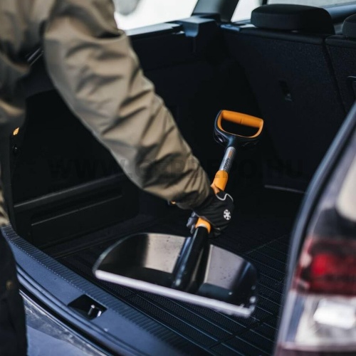 Fiskars X-Series autós hólapát