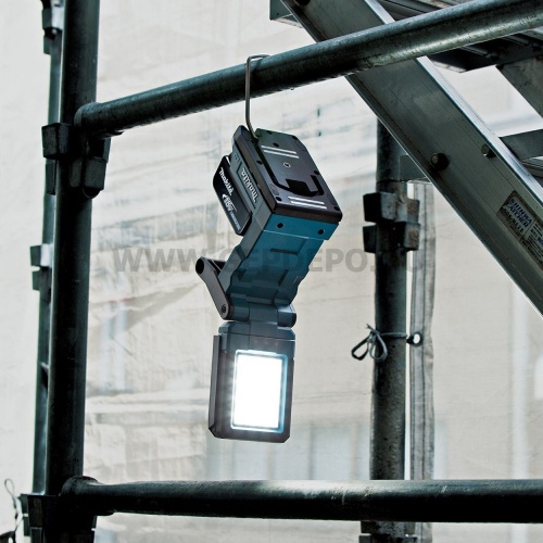 Makita DML819 akkus mágneses forgatható fejű LED lámpa 1200 Lumen18V LXT XPT