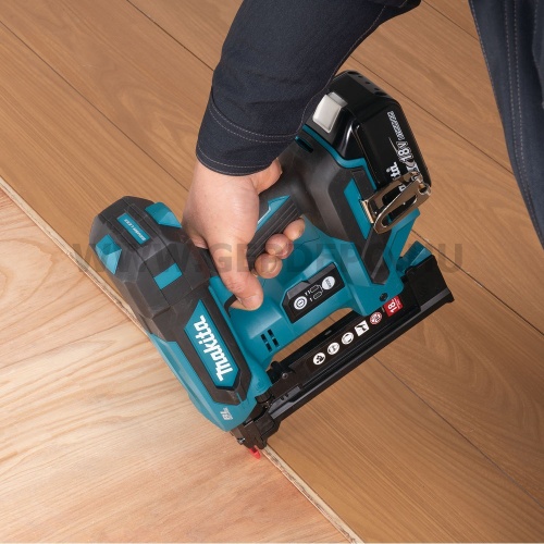 Makita DST630Z akkus kapcsozó géptest 18V LXT BL