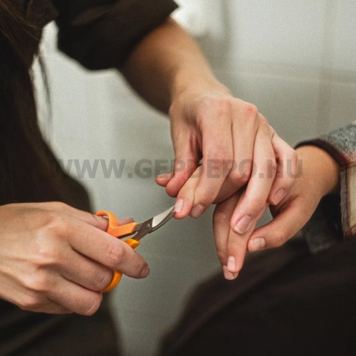 Fiskars Classic körömvágó olló,hajlított 10cm