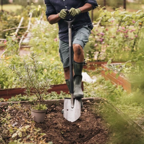 Fiskars Comfort ásó, hegyes