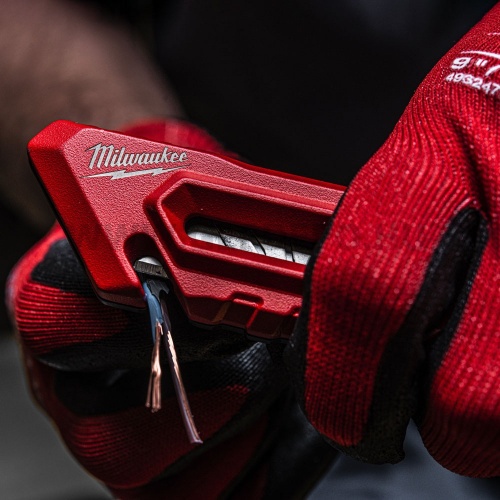 Milwaukee multifunkciós kés