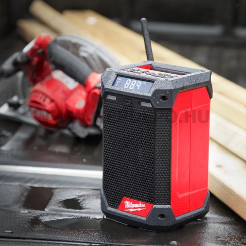 Milwaukee RCDAB+0 M12 akkus rádió és töltő Bluetooth kapcsolattal géptest