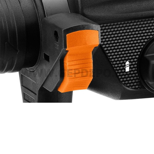 NEO TOOLS Fúrókalapács vésőfunkcióval 900W / 3.5J, SDS Plus, tartozékokkal