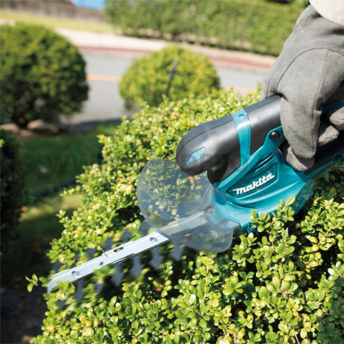 Makita DUM111ZX akkus kerti szegélyvágó olló géptest + sövényvágó feltét 18V LXT