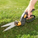 Fiskars fűnyíró olló Servo-System