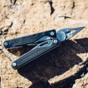 Leatherman CHARGE® PLUS multiszerszám, 4 zsebes gyöngyvászon tokkal