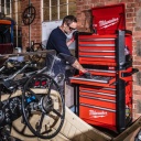 Milwaukee 30“ / 78 cm, 7 fiókos acél szerszámkocsi