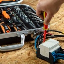 NEO TOOLS szigetelt szerszámkészlet 108db, kofferben